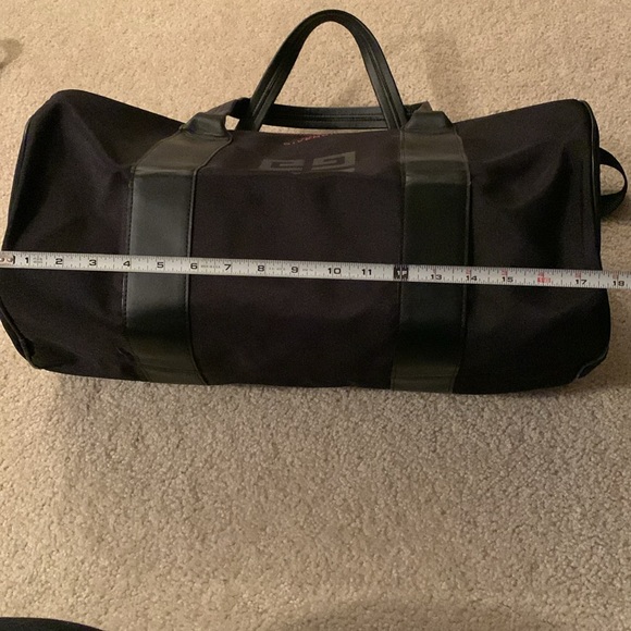 Givenchy Parfums Black Barrel Unisex Duffle Bag - New With Tags - Picture 9 of 17